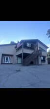 Building Photo - 3004 N Victoria Dr