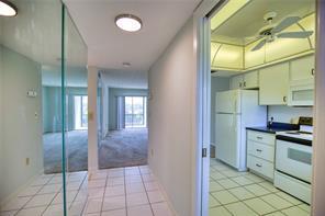 Building Photo - 102 Capri Isles Blvd