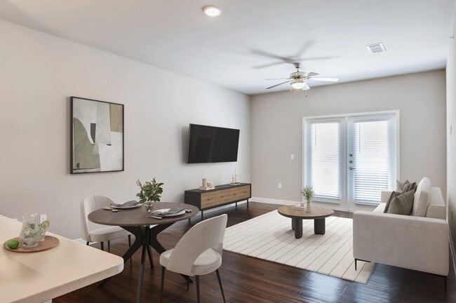 Interior Photo - Falcon at Grand Harbor