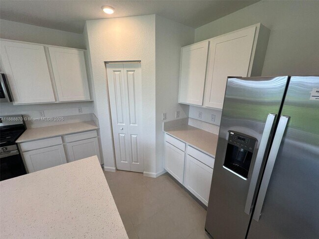 Foto del edificio - 6315 Windwood Wy