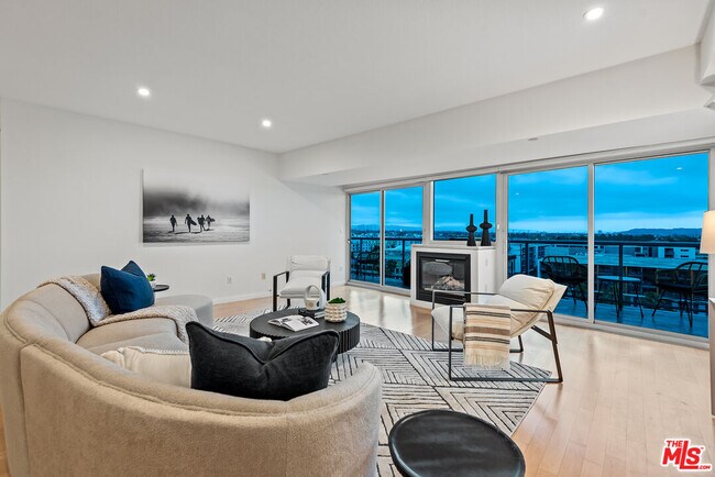 Foto del edificio - 13600 Marina Pointe Dr