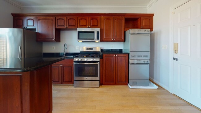 Building Photo - One Bedroom One Bath Top Floor Unit on the...