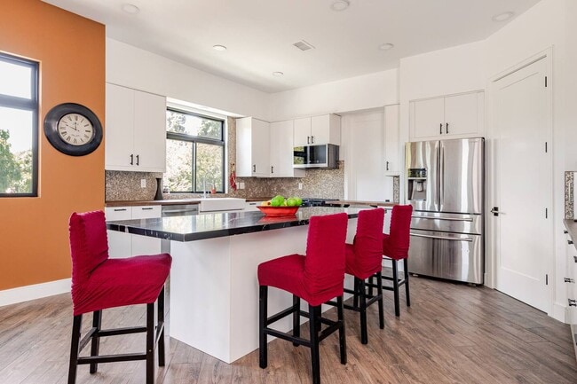 Building Photo - 3273 Hedwig Rd