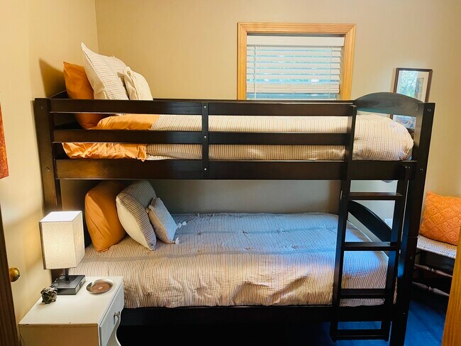 Foto del edificio - 24 Pine Tree Shr