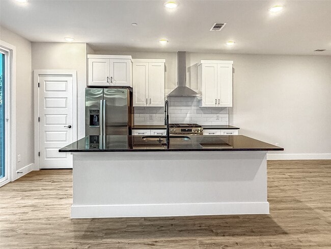 Foto del edificio - 5611 Mobeetie Lp