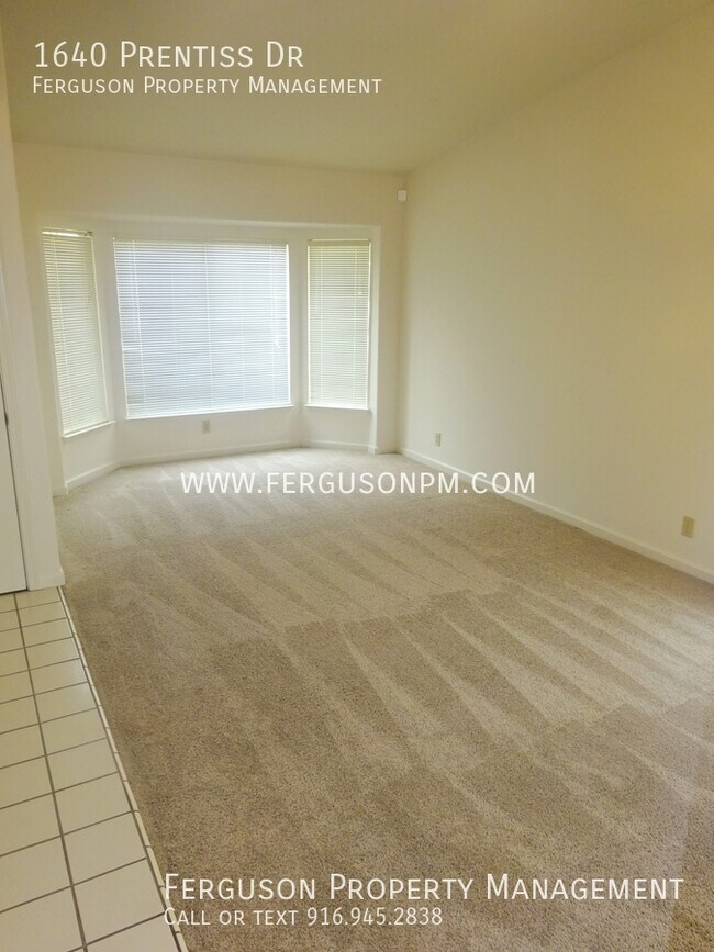 Foto del edificio - Four Bedroom, Single Story Home in a fanta...