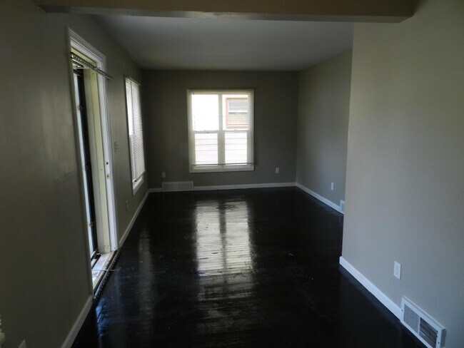 Building Photo - 9220 Minock St