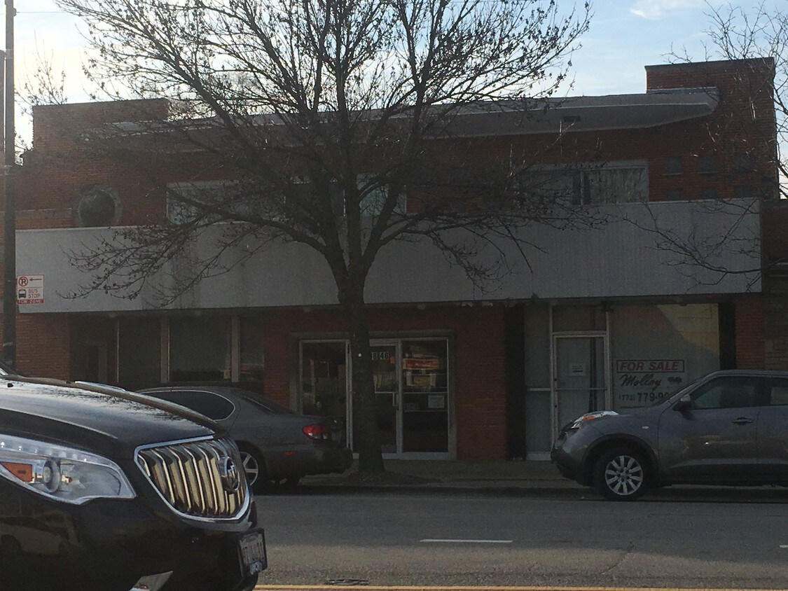 Foto principal - 9950 S Western Ave