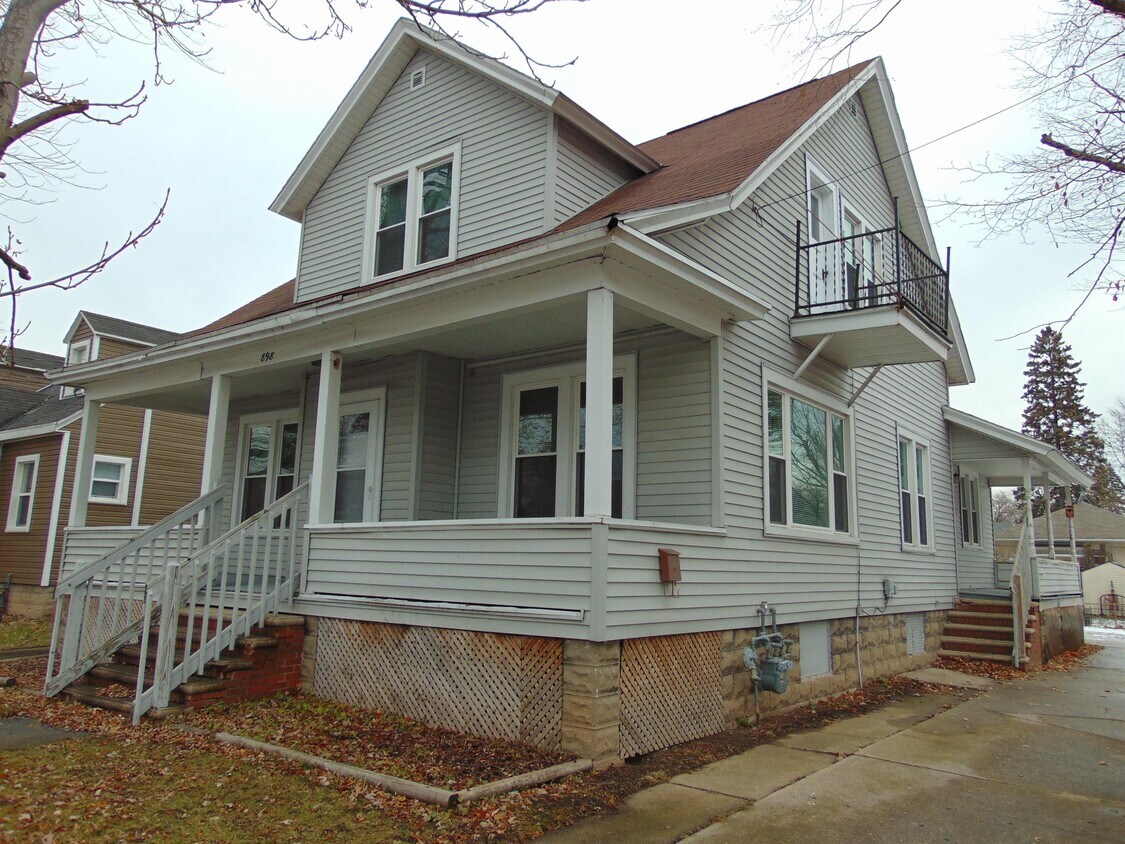 Primary Photo - 898 Division St