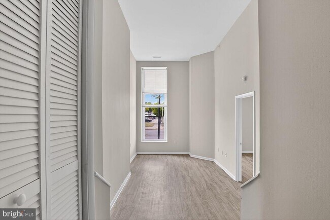 Foto del edificio - 317 E North Ave