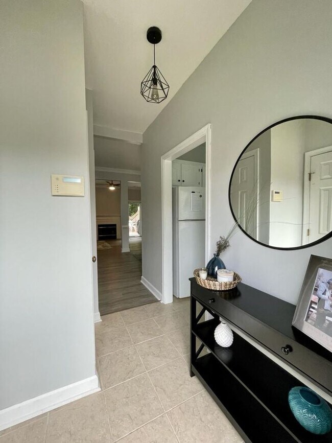 Building Photo - Spacious Townhome in Riverwalk, Chesapeake