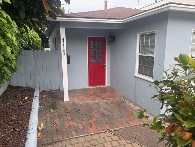 Foto del edificio - 111 Barney Ct