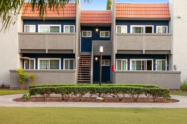 Building Photo - Solara Apartment Homes