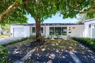 Building Photo - 2011 N 43rd Ave