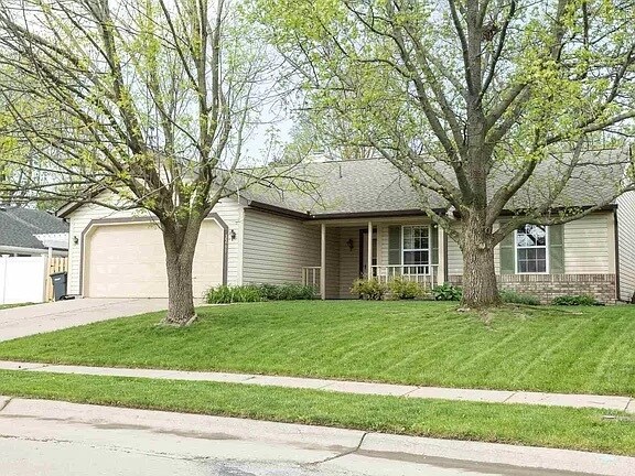 Foto principal - 3248 Sherwood Dr