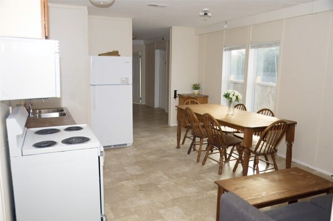 Foto del edificio - 725 County Rd 5007
