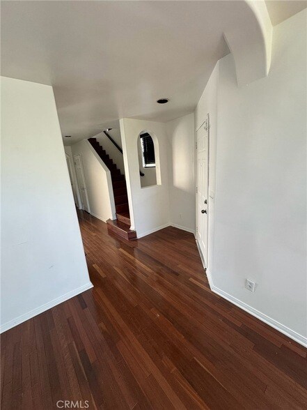 Foto del edificio - 639 E Lincoln St