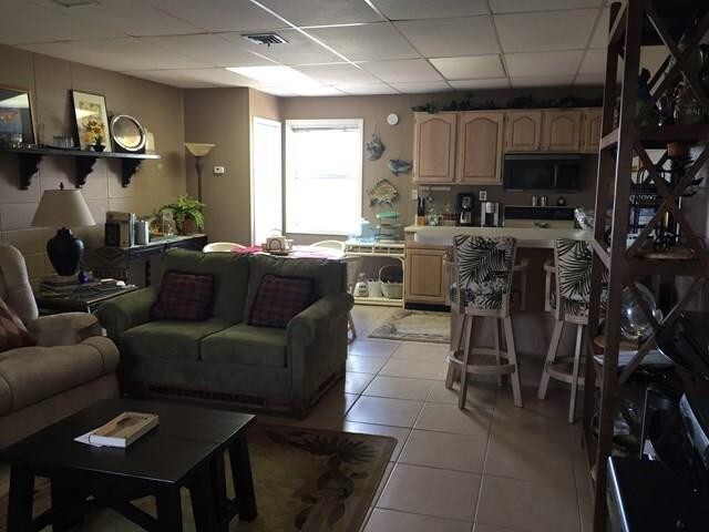 Building Photo - 200 W Sunny Isle Dr