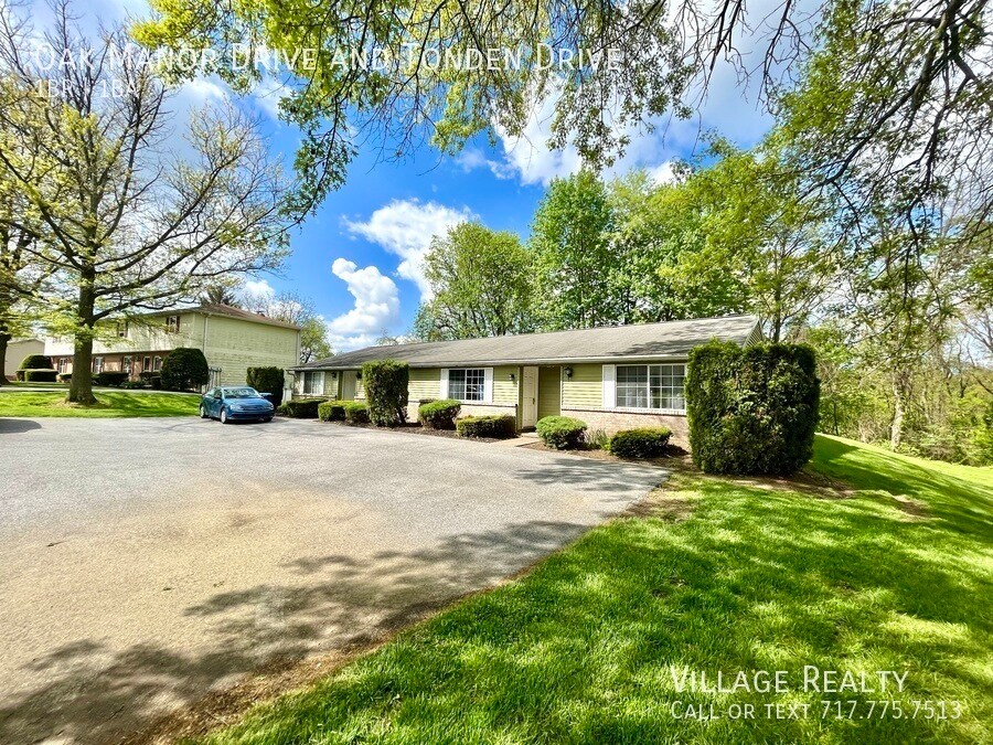 Primary Photo - No one above or below! Remodeled 1-Bedroom...