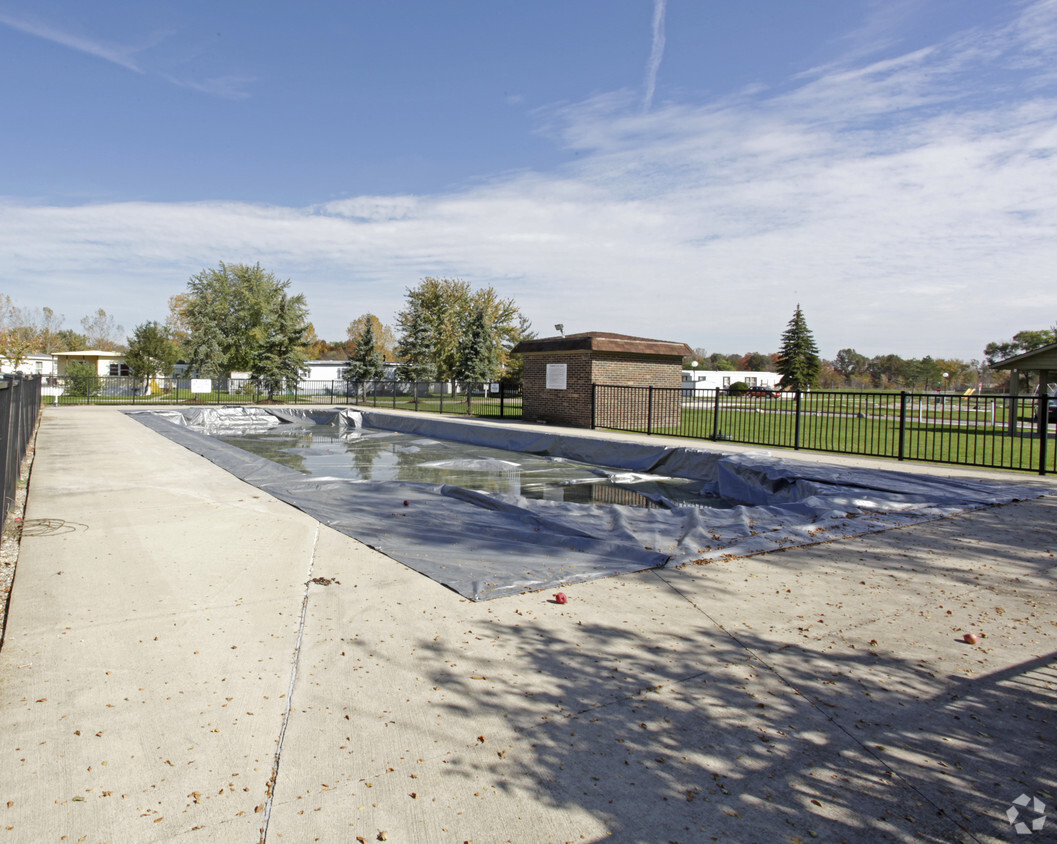Building Photo - Americana Estates