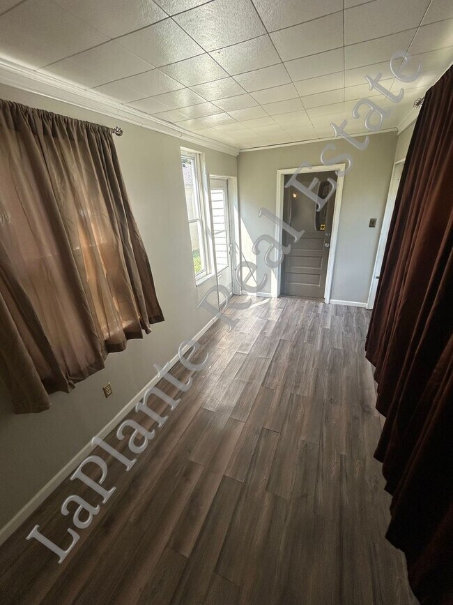 Foto del edificio - Cute 2 bedroom, 1 bath home on a corner lo...