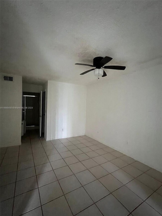 Foto del edificio - 2 bedroom in North Miami Beach FL 33179
