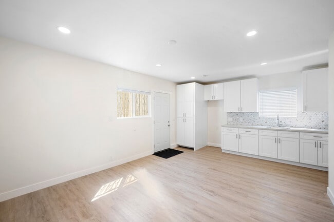 Building Photo - 941 Verdugo Circle Dr