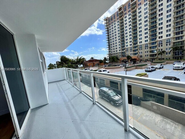 Foto del edificio - 2030 S Ocean Dr