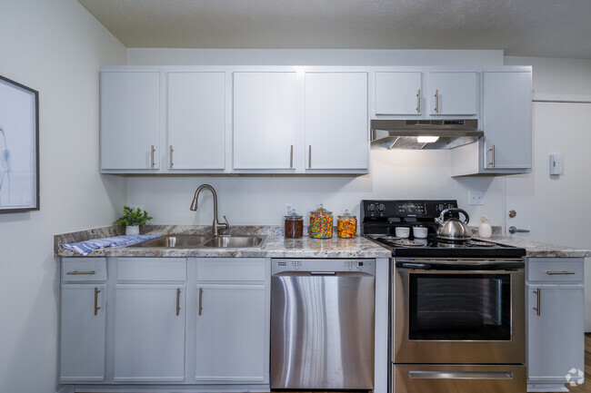 C-1BR-A 1BD 1BA - Kitchen - The Columns Apartments