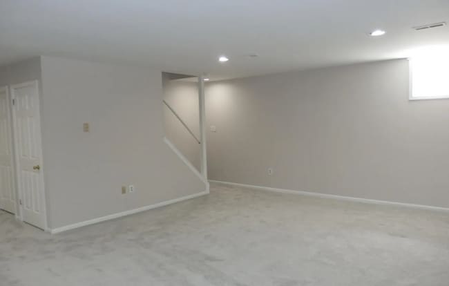 Building Photo - 36 Eraser Rd