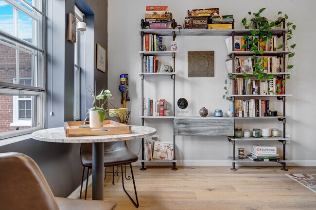 Foto del edificio - 1720 Queens Ln