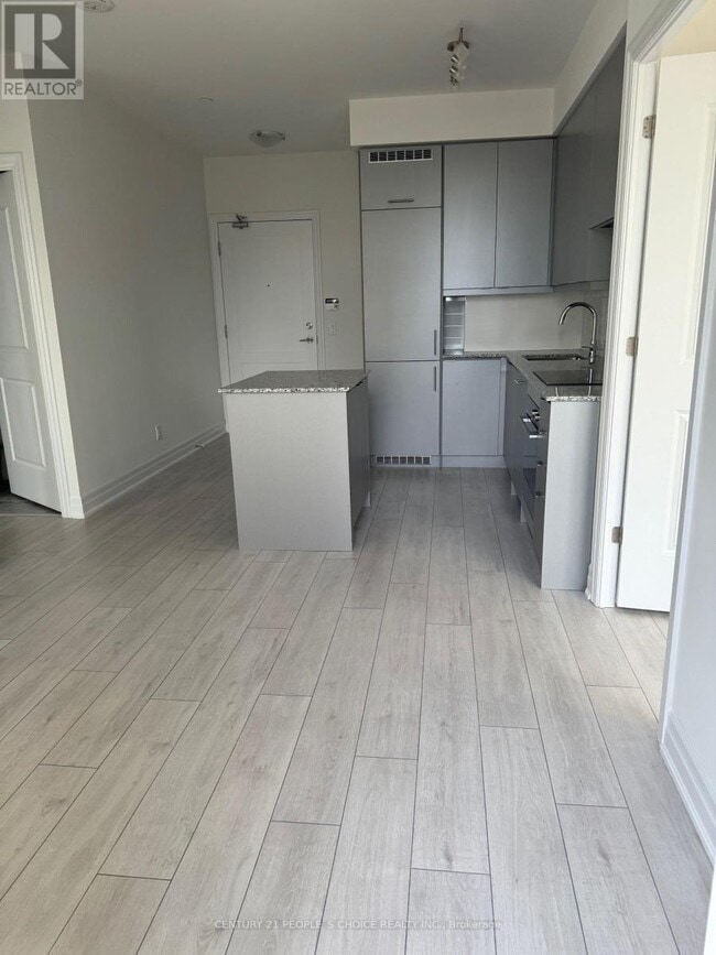 Building Photo - 30 Elm Dr W