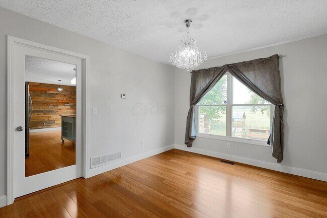 Foto del edificio - 299 Iris Trail Dr