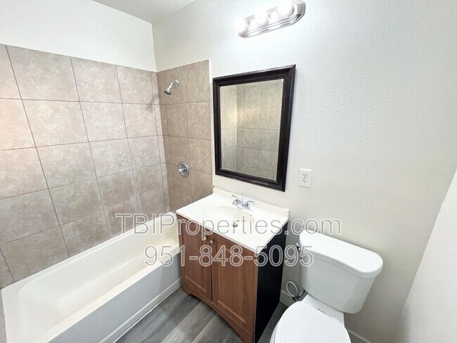 Foto del edificio - 1610 N H St