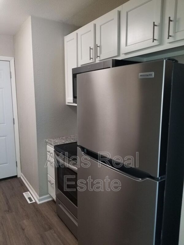 Foto del edificio - 9414-9416 East 14th St S