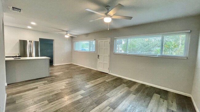 Building Photo - Completely Remodeled 3 BR  2 Bath Annual R...