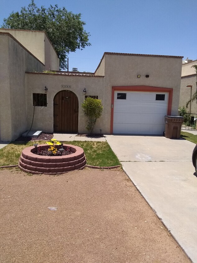 Foto principal - 1354 S Esperanza St