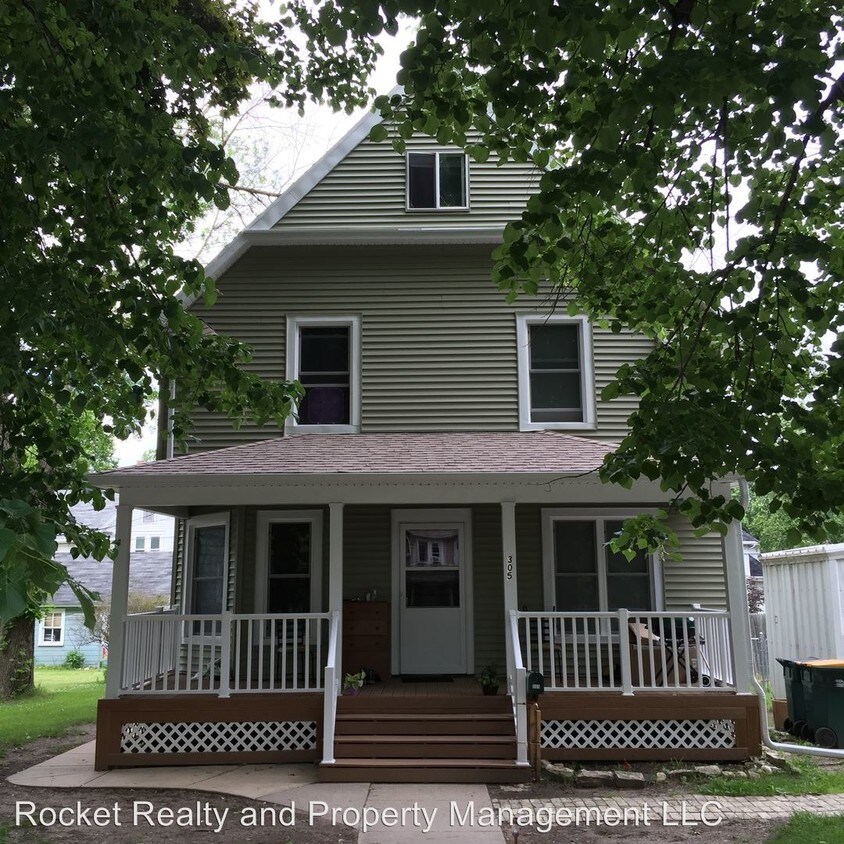 2305302 Monroe St, Fort Atkinson, WI 53538 Room for Rent in Fort