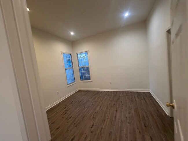 Foto del edificio - 2108 Casitas Ave