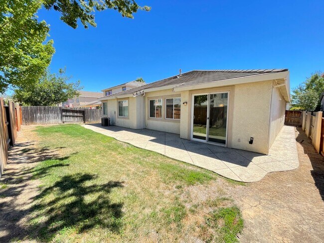 Foto del edificio - 5301 Lotus Pond Way