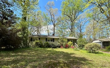 Building Photo - 406 Hickory Dr