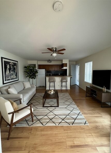 Photo - 9801 Walnut St Apartment