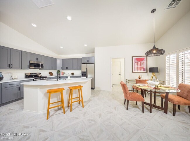 Building Photo - 2 br, 2 bath House - 37654 S Skyline Dr