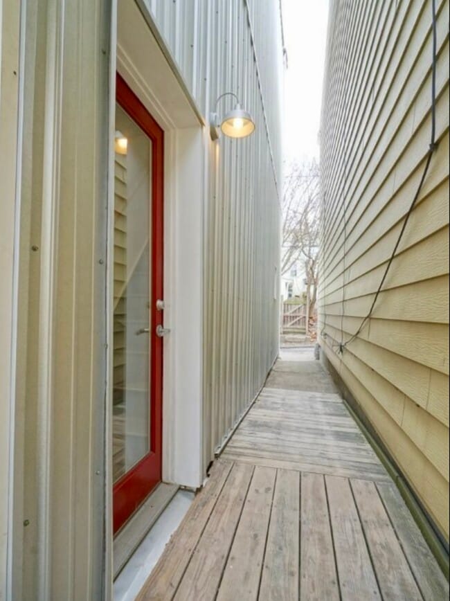 Building Photo - 16 Revere Way
