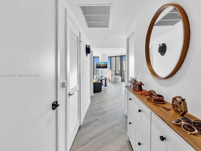 Foto del edificio - 121 NE 34th St