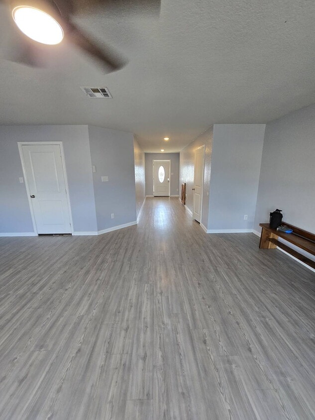 Building Photo - "Charming 4-Bed Oasis with 2.5 Baths in Converse, TX – Spacious 1950 Sq Ft Sanctuary Awaits!"