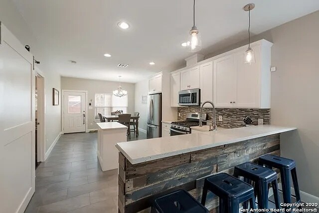 Foto del edificio - 626 W Lullwood Ave