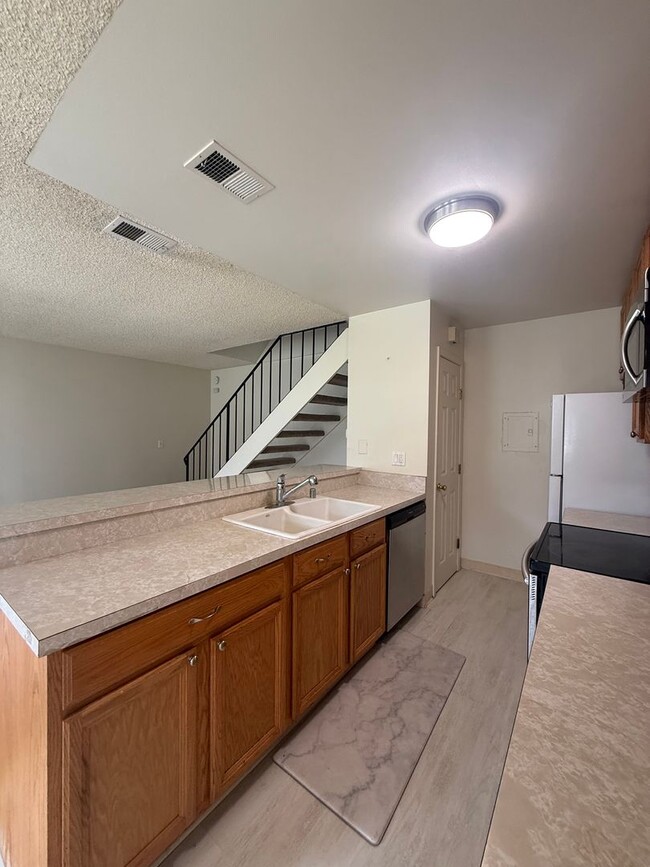 Building Photo - Walk to the Waves: Stylish 2BR in Capitola!