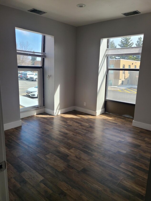 Primary Photo - 17th St 6 Plex