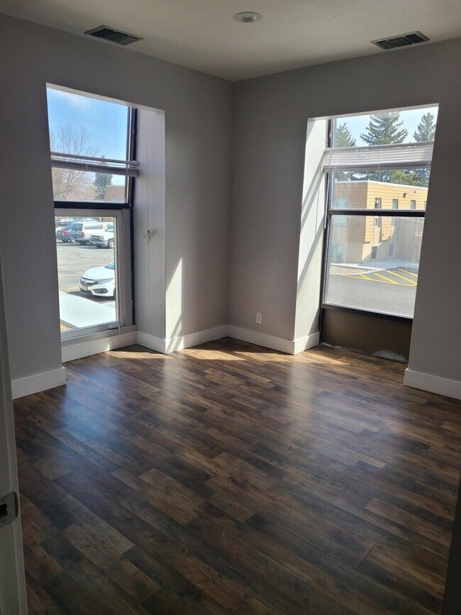 Foto del edificio - 1422-1428 E 17th
